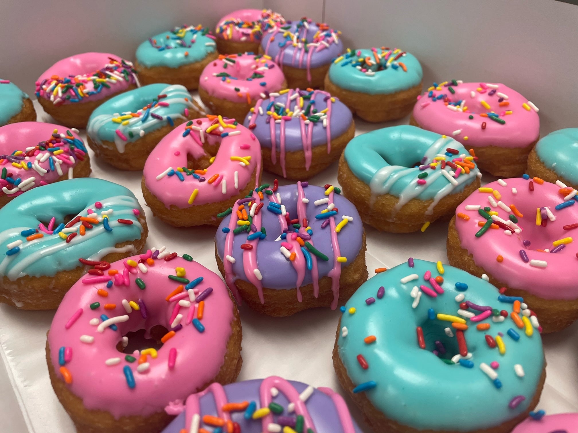 z- 12 pack custom donuts (INCLUDES $5 fee) | Dizzy Donuts